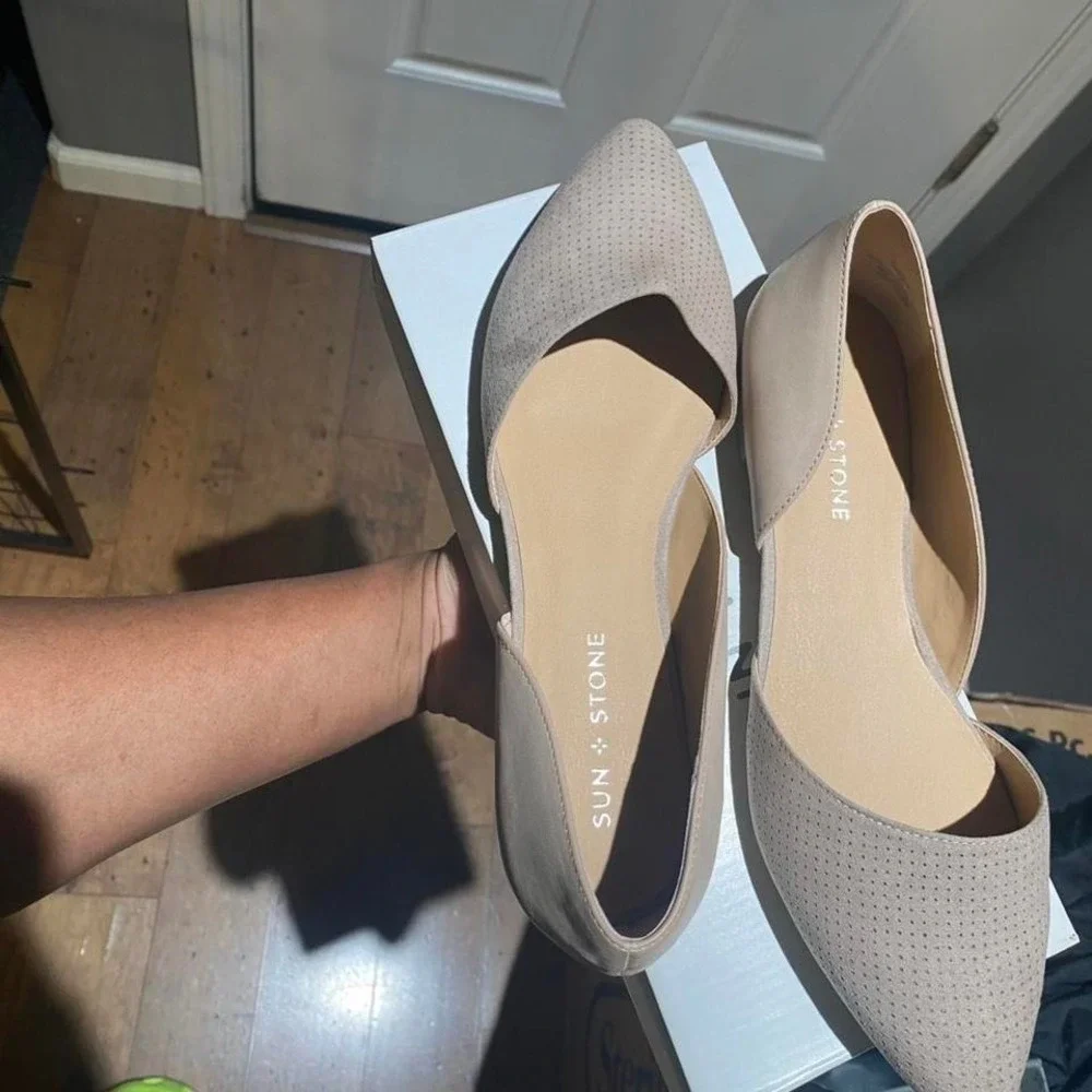 Sun + Stone Henley taupe flats‎ Size US 8.5